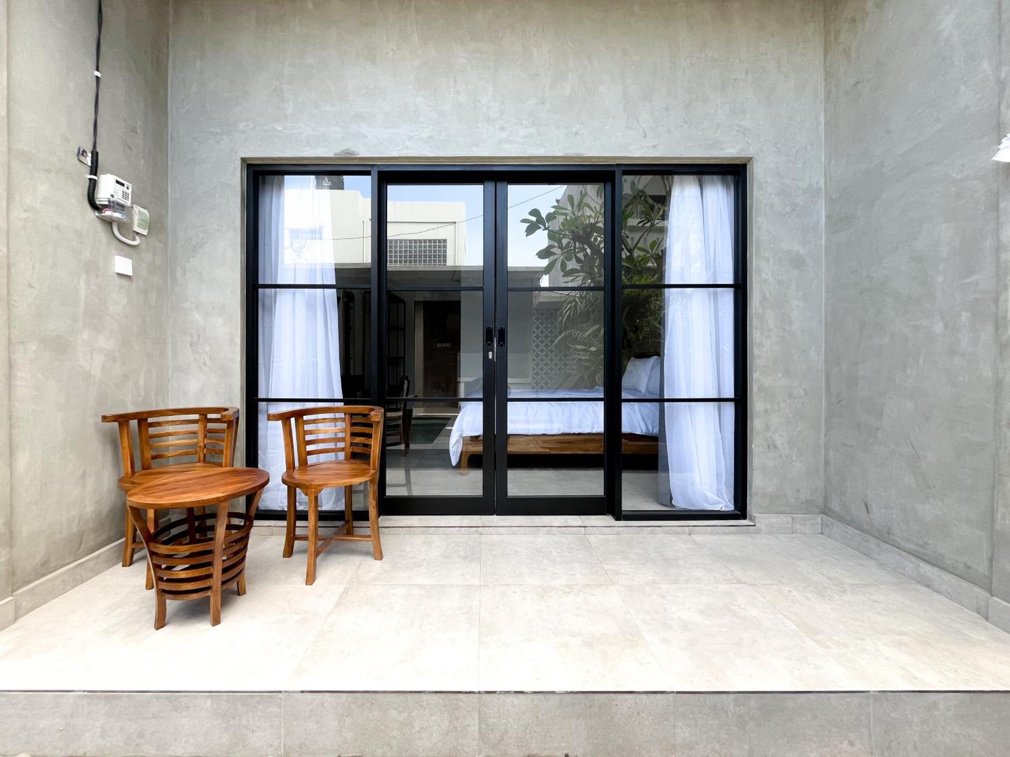 סמיניאק Adi Surya Guest House מראה חיצוני תמונה