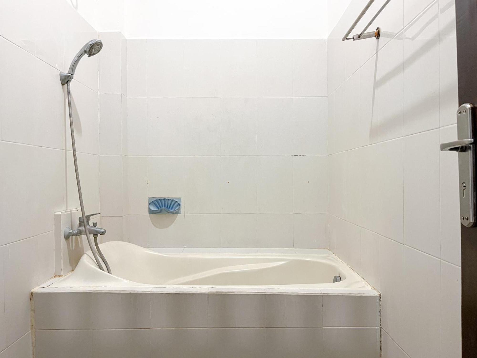סמיניאק Adi Surya Guest House מראה חיצוני תמונה