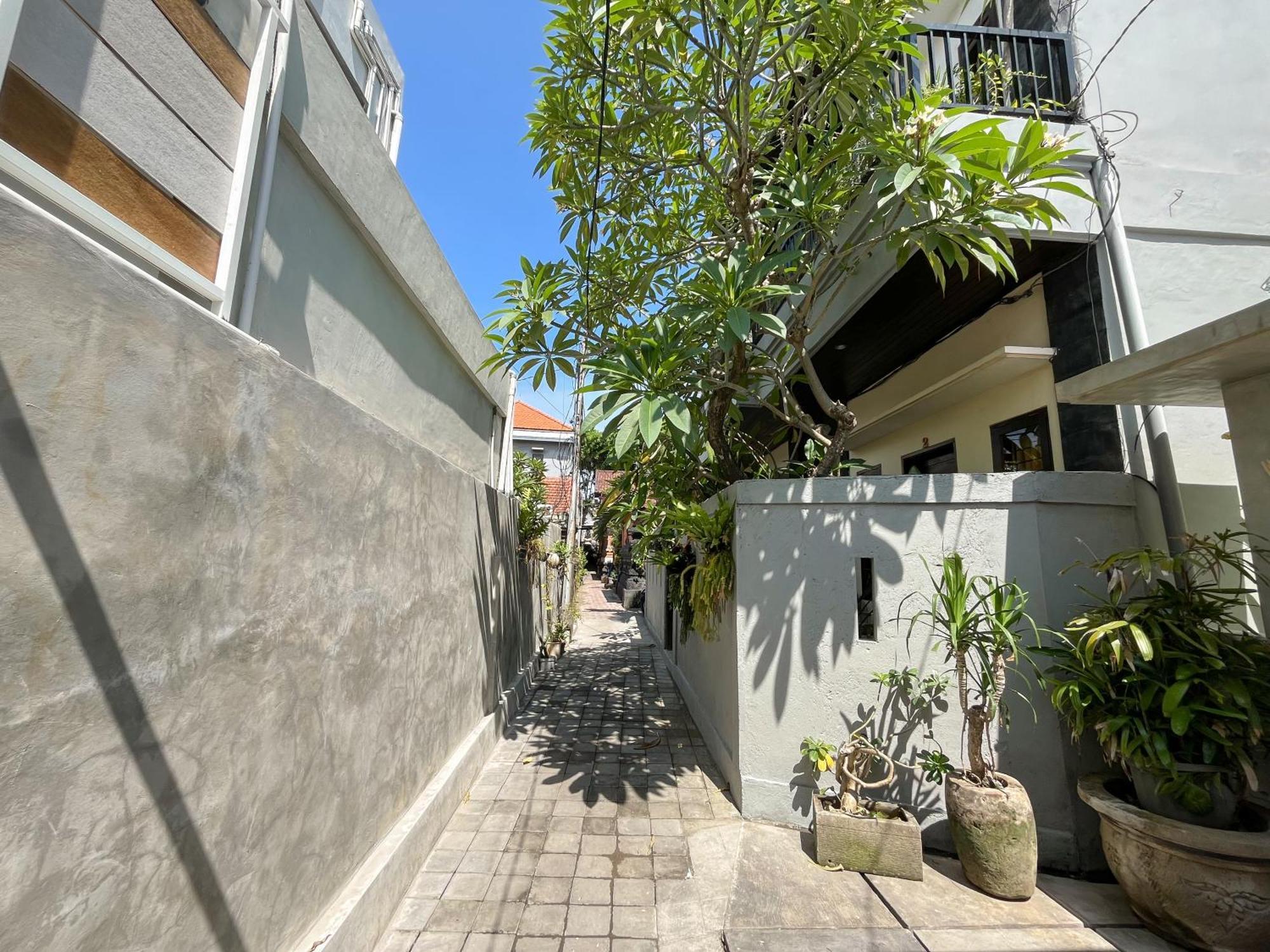סמיניאק Adi Surya Guest House מראה חיצוני תמונה